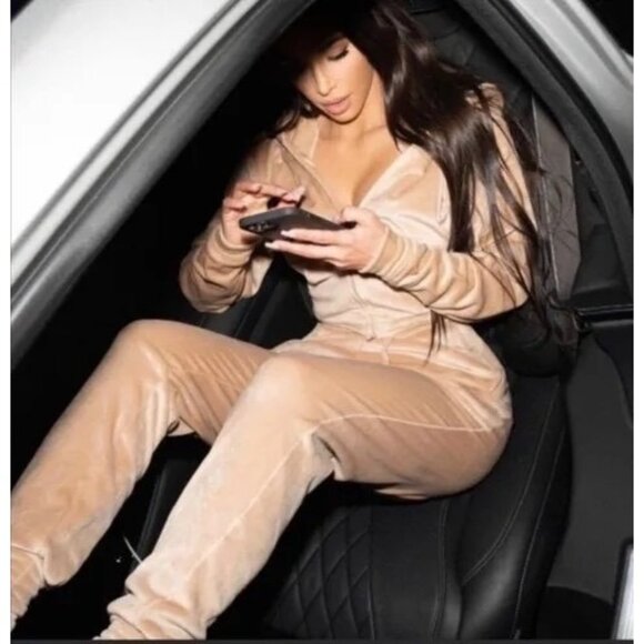 SKIMS Velour High Waist Jogger Gold Womens Large - Picture 11 of 11